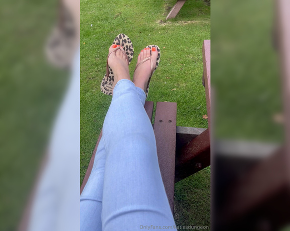 NurseKatiesFeet aka katiesdungeon Foot Fetish - 09-29-2024 OnlyFans Video - New flip flops  Im on holiday next week