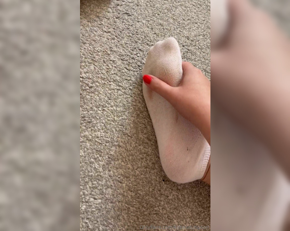 NurseKatiesFeet aka katiesdungeon Foot Fetish - 05-14-2024 OnlyFans Video - My most sold worn items are definitely white ankle socks