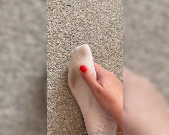 NurseKatiesFeet aka katiesdungeon Foot Fetish - 05-14-2024 OnlyFans Video - My most sold worn items are definitely white ankle socks