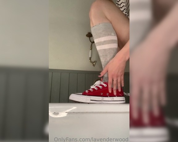 Lavender Wood aka lavenderwood Findom - 07-15-2023 OnlyFans Video - A little something for the wet sneaker lovers today