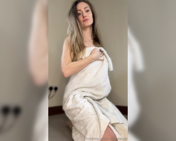 Lavender Wood aka lavenderwood Findom - 02-02-2024 OnlyFans Video - Think I should ditch the towel Tip me and see what Ill do