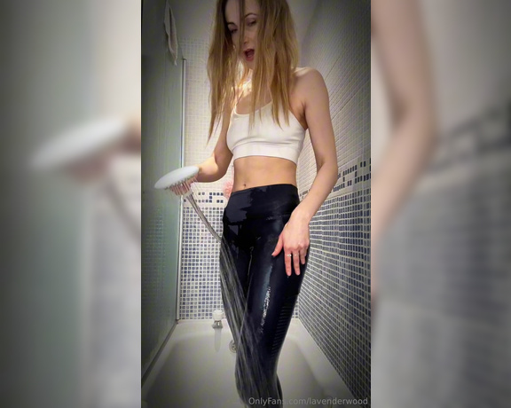 Lavender Wood aka lavenderwood Findom - 05-15-2024 OnlyFans Video - Wetlook Wednesday _ and its my favourite leggings getting the wet treatment There a full explicit