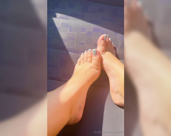 Caropies aka caropies Foot Fetish - 04-22-2024 OnlyFans Video - Quiero un rico masaje en mis pies