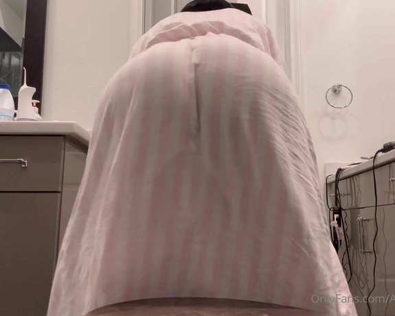 Ebonykinkyqueen aka ebonykinkyqueen Femdom - 10-09-2024 OnlyFans Video - NEWVerbal morning funky ripe ass amp FartsEncouraging you to lick my big onion not amp devour