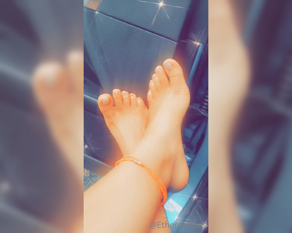 EtherealToes aka etherealtoes Foot Fetish - 01-28-2022 OnlyFans Video - Bitches love glitter GlitterPedi OnlyFans EbonyFootGoddess FootPorn FootFetishNation TBT