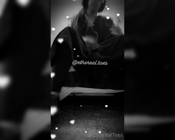 EtherealToes aka etherealtoes Foot Fetish - 07-20-2021 OnlyFans Video - GamerChic FootFetishNation FootFetishCommunity