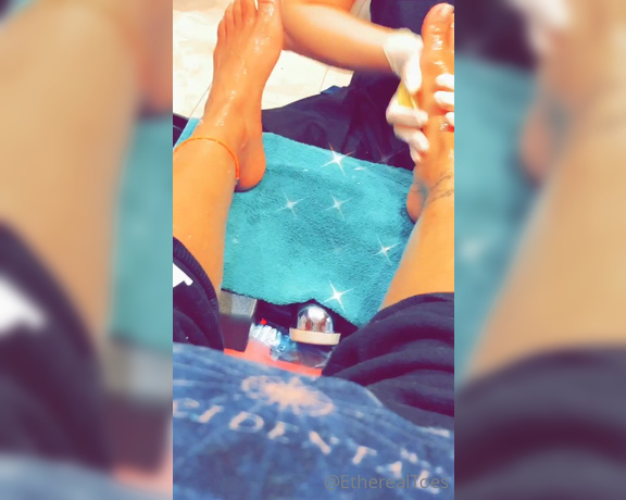 EtherealToes aka etherealtoes Foot Fetish - 05-16-2022 OnlyFans Video - Bare toes and a fresh pedi metime