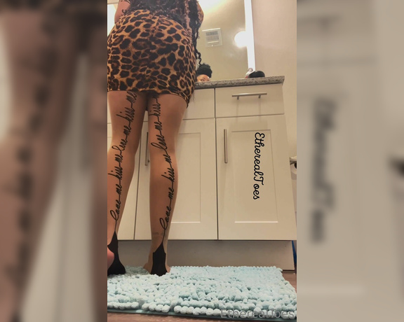 EtherealToes aka etherealtoes Foot Fetish - 05-19-2023 OnlyFans Video - Happy Thigh High Thursday