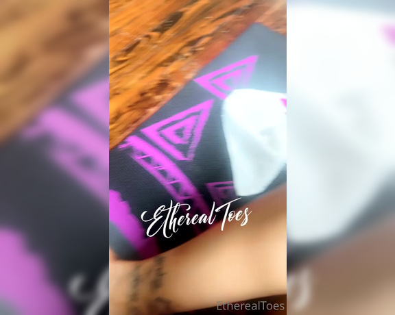 EtherealToes aka etherealtoes Foot Fetish - 05-22-2023 OnlyFans Video - I was sweaty AF after my hot yoga class