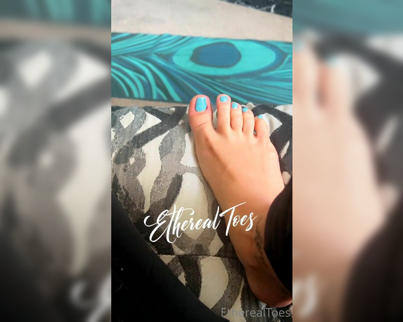 EtherealToes aka etherealtoes Foot Fetish - 05-04-2023 OnlyFans Video - Toes matching my yoga mat