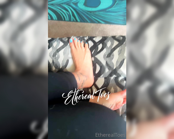 EtherealToes aka etherealtoes Foot Fetish - 05-04-2023 OnlyFans Video - Toes matching my yoga mat