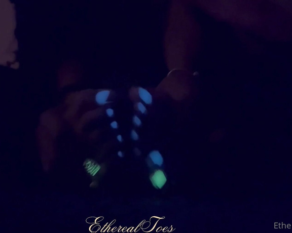 EtherealToes aka etherealtoes Foot Fetish - 05-03-2023 OnlyFans Video - Buy me tacos and tell me Im pretty