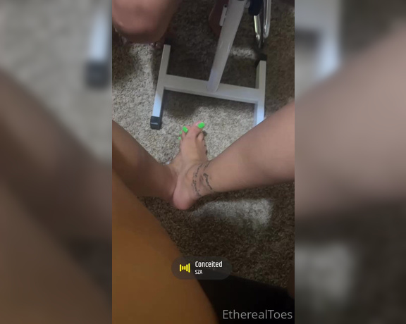 EtherealToes aka etherealtoes Foot Fetish - 06-12-2023 OnlyFans Video - Feeling myself on me time Monday Im in a chatty mood