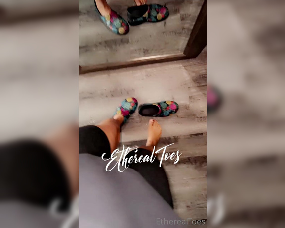 EtherealToes aka etherealtoes Foot Fetish - 05-21-2023 OnlyFans Video - Any Geminis in the house