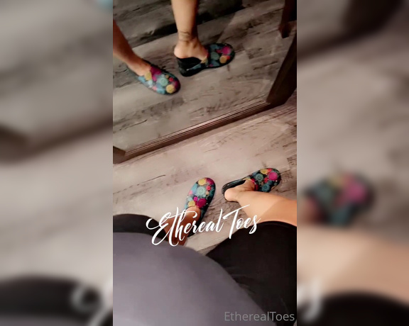 EtherealToes aka etherealtoes Foot Fetish - 05-21-2023 OnlyFans Video - Any Geminis in the house