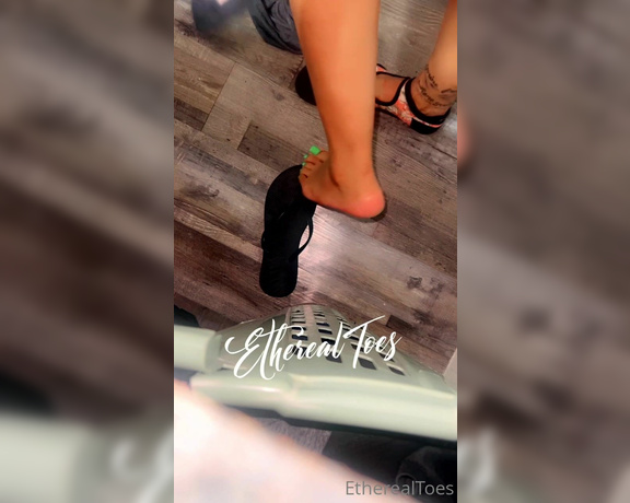 EtherealToes aka etherealtoes Foot Fetish - 06-18-2023 OnlyFans Video - Happy Sole Sunday Femdom Feet Lovers Subscribe for my sweaty sock removal Im sharing details about