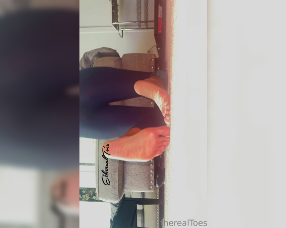 EtherealToes aka etherealtoes Foot Fetish - 07-18-2023 OnlyFans Video - Sexy feet and ass swole