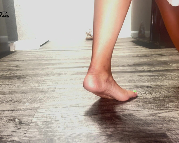 EtherealToes aka etherealtoes Foot Fetish - 07-21-2023 OnlyFans Video - GM Femdom I need a warm mouth to clean my cold, sticky feet