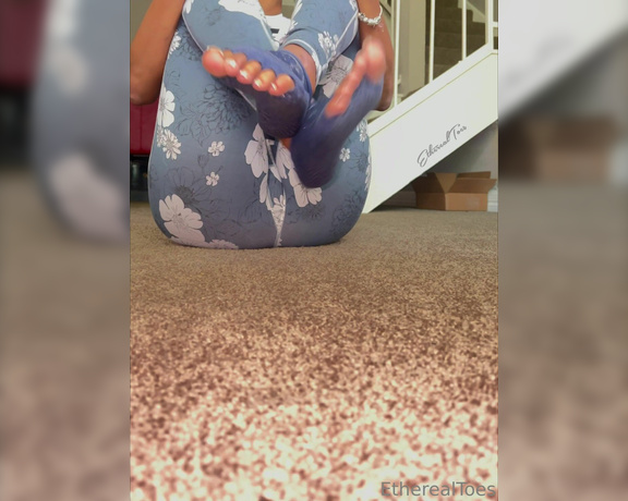 EtherealToes aka etherealtoes Foot Fetish - 08-20-2023 OnlyFans Video - I laugh in your face Every time I leave it gives you the blues