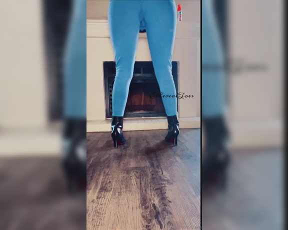 EtherealToes aka etherealtoes Foot Fetish - 10-13-2023 OnlyFans Video - Im still sore from my workout send me more boots for thotumn