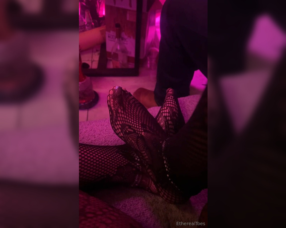 EtherealToes aka etherealtoes Foot Fetish - 01-31-2024 OnlyFans Video - Fishnet fetish