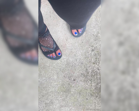 EtherealToes aka etherealtoes Foot Fetish - 05-29-2024 OnlyFans Video - Ive got the blues and toesless socks