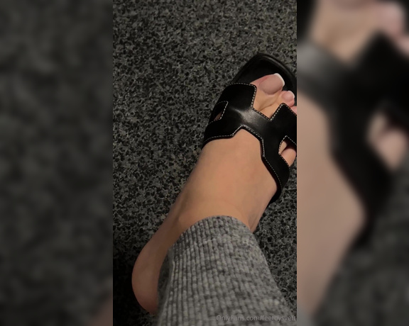 Feetbysvett aka feetbysvett Foot Fetish - 04-09-2024 OnlyFans Video - you havent seen my new pedicure  I think Ill be getting French for the rest