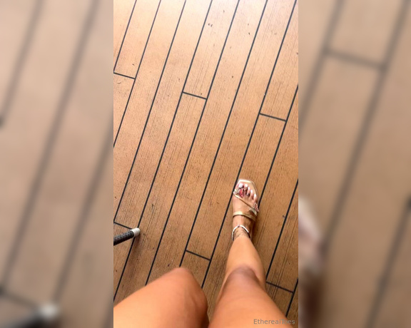 EtherealToes aka etherealtoes Foot Fetish - 09-01-2024 OnlyFans Video - Golden