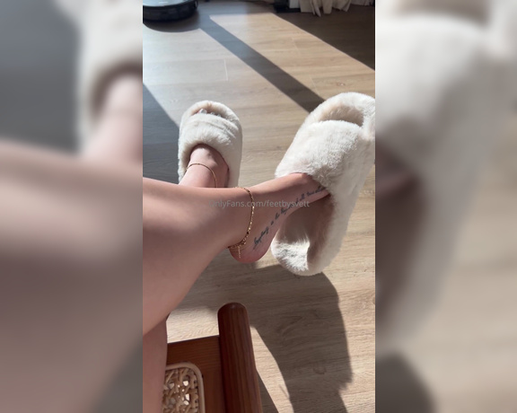 Feetbysvett aka feetbysvett Foot Fetish - 07-16-2024 OnlyFans Video - The white is back and I know you all are loving it  Dm me for