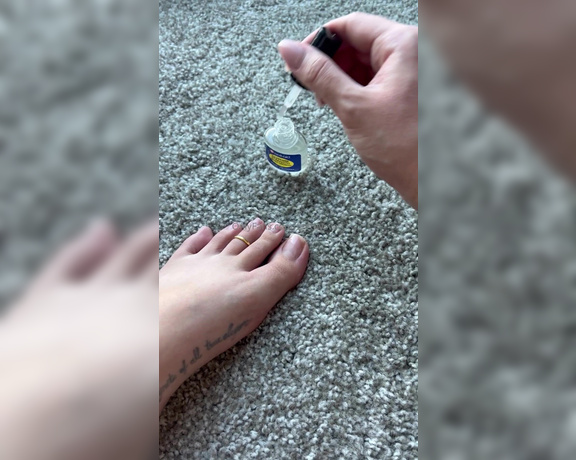 Feetbysvett aka feetbysvett Foot Fetish - 10-04-2024 OnlyFans Video - do you like watching me paint my toenails  Ive been taking a little break from