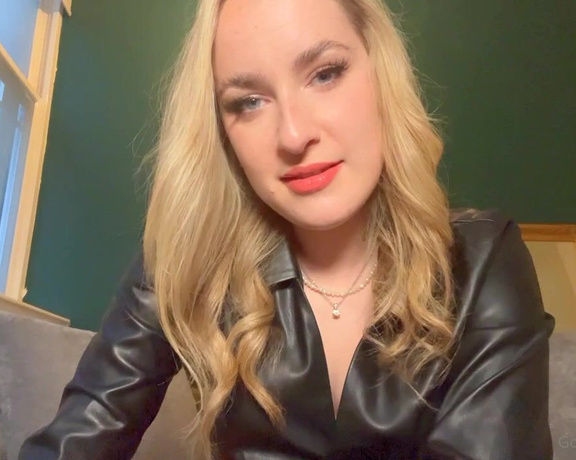 God Scarlette aka godscarlette Findom - 11-29-2023 OnlyFans Video - youre such a sucker for a beautiful face