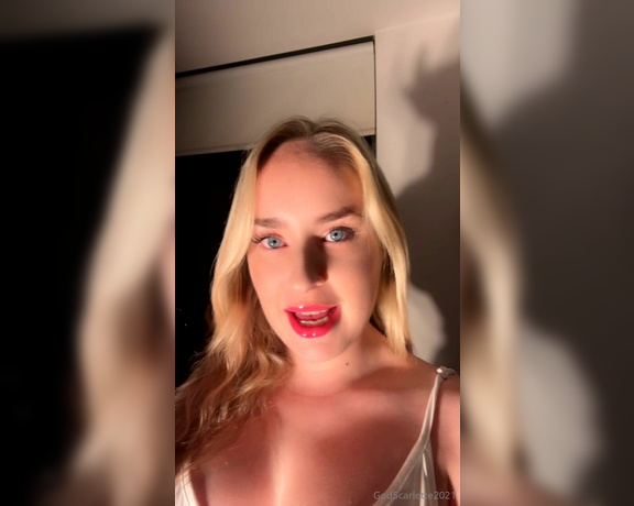 God Scarlette aka godscarlette Findom - 09-16-2024 OnlyFans Video - A vicious amp cruelly honest face rating just sent to a very lucky loser