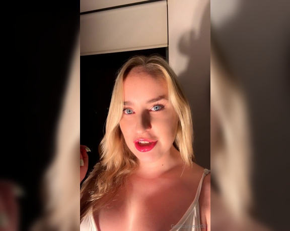 God Scarlette aka godscarlette Findom - 09-16-2024 OnlyFans Video - A vicious amp cruelly honest face rating just sent to a very lucky loser