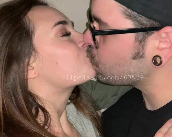 Kissingchannel aka kissingchannel - 12-09-2019 OnlyFans Video - Colton and Veronica Kissing Monday