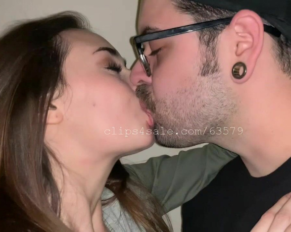 Kissingchannel aka kissingchannel - 12-09-2019 OnlyFans Video - Colton and Veronica Kissing Monday