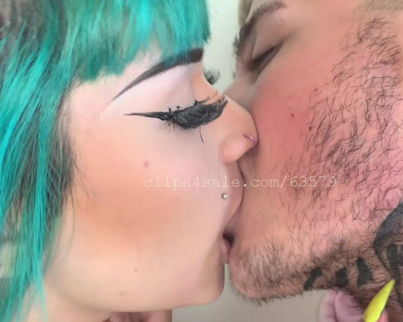 Kissingchannel aka kissingchannel - 10-31-2020 OnlyFans Video - James D and Brat