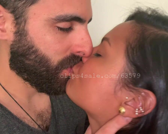 Kissingchannel aka kissingchannel - 12-31-2019 OnlyFans Video - Gonzalo and Claudia Kissing Monday