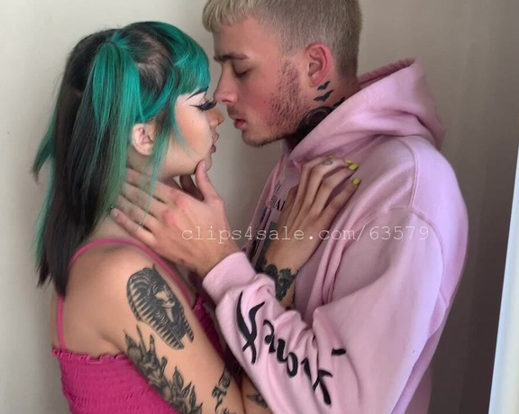 Kissingchannel aka kissingchannel - 10-29-2020 OnlyFans Video - James D and Brat Kissing Wednesday