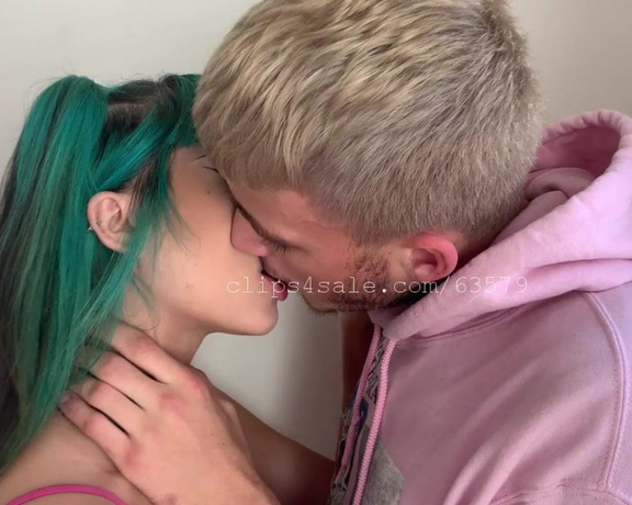 Kissingchannel aka kissingchannel - 10-29-2020 OnlyFans Video - James D and Brat Kissing Wednesday