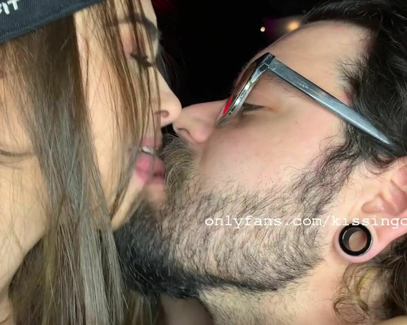 Kissingchannel aka kissingchannel - 10-21-2021 OnlyFans Video - Colton and Veronica