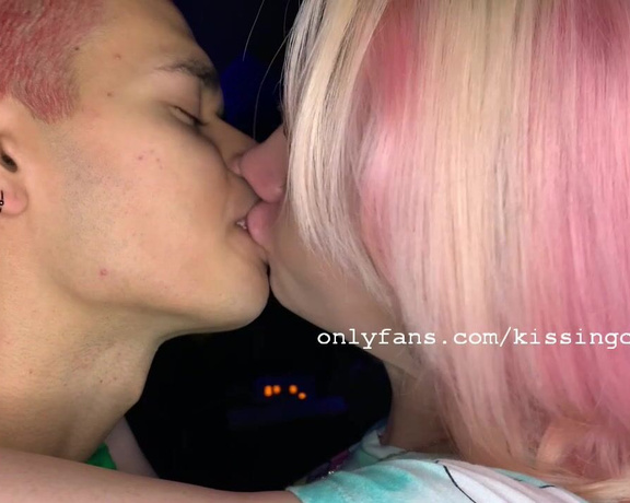 Kissingchannel aka kissingchannel - 02-01-2022 OnlyFans Video - Marcus and Emily