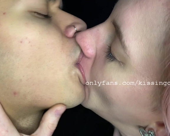 Kissingchannel aka kissingchannel - 02-11-2022 OnlyFans Video - Marcus and Emily kissing