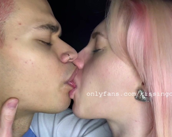 Kissingchannel aka kissingchannel - 02-07-2022 OnlyFans Video - Marcus and Emily kissing