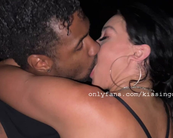 Kissingchannel aka kissingchannel - 07-17-2022 OnlyFans Video - Gyasi and Angela kissing