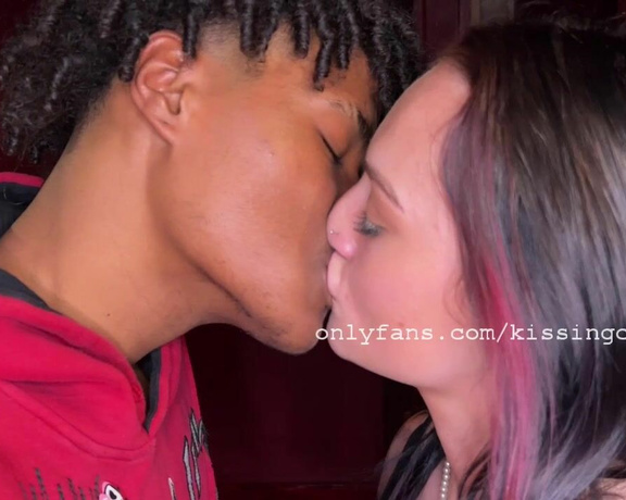 Kissingchannel aka kissingchannel - 12-02-2022 OnlyFans Video - Devin and Cassidy kissing