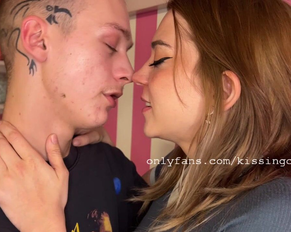 Kissingchannel aka kissingchannel - 04-25-2023 OnlyFans Video - Jimmy Collins officialjimmyc and Riley Reed rileyjeanxxx kissing