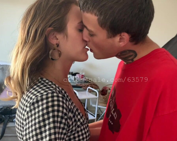 Kissingchannel aka kissingchannel - 08-30-2020 OnlyFans Video - James D and Lauren Kissing Sunday