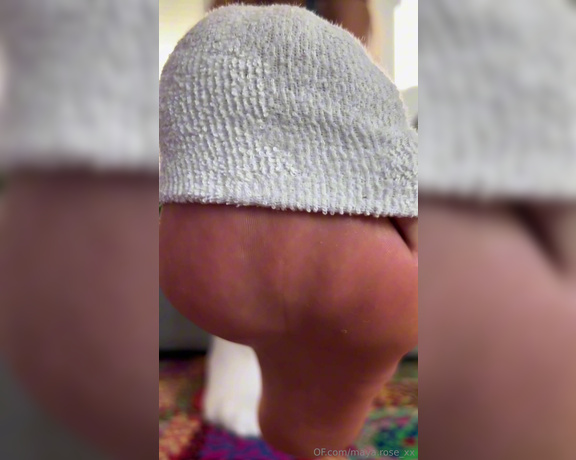 Maya Rose aka mayarose_xx Foot Fetish - 10-02-2024 OnlyFans Video - Evil stepsister humiliates you with her smelly socks JOI Poor boy, our parents are gone and