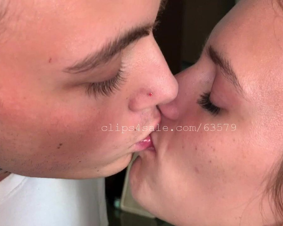 Kissingchannel aka kissingchannel - 09-13-2020 OnlyFans Video - James D and Lauren Kissing Saturday