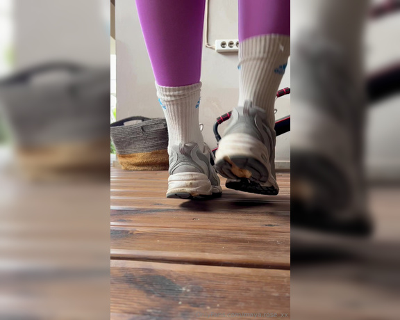 Maya Rose aka mayarose_xx Foot Fetish - 04-22-2024 OnlyFans Video - POV you are my little slave that I keep chained under the table